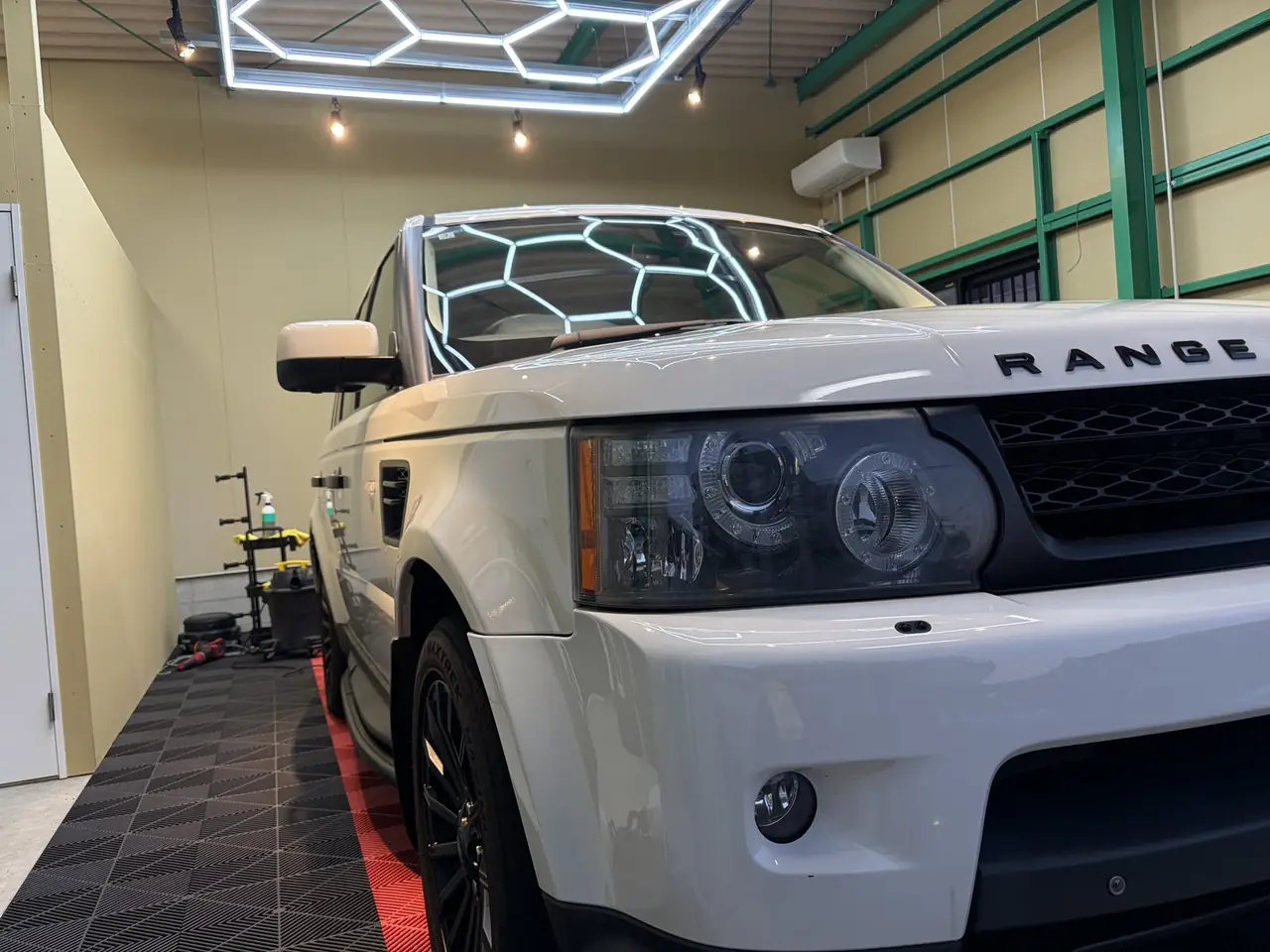 レンジローバースポーツ スタンダード洗車＋車内丸ごとクリーニング 施工